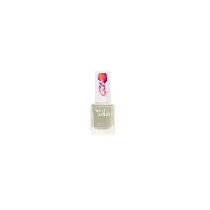 Wild and Mild Pale Pistacho Gel Effect Nail